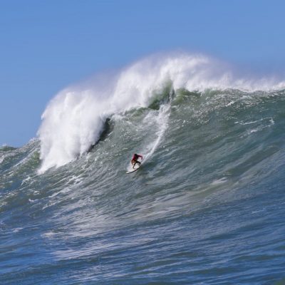 Praia do Cardoso recebe 1º campeonato brasileiro de surf de ondas grandes